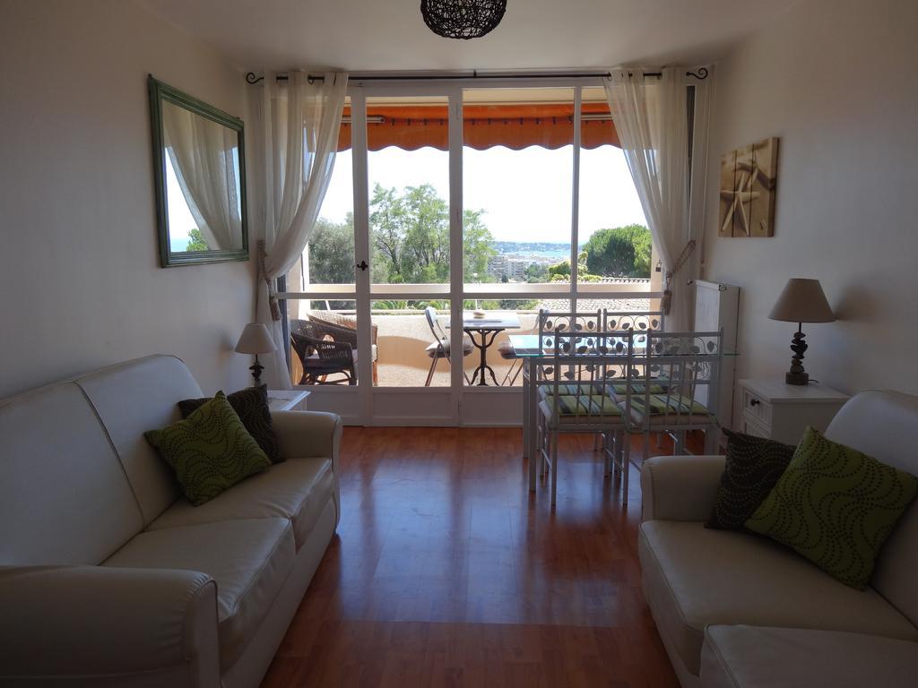 2 Bedroom Modern Apartment In Antibes With Sea View Habitación foto